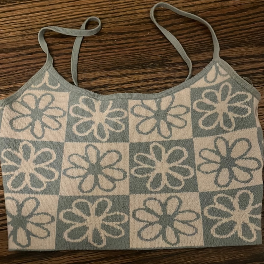 Cute flower crop top